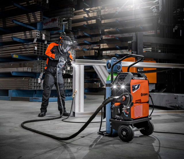 KEMPPI MASTER M 323 SYNERGIC MIG 415V - Image 2